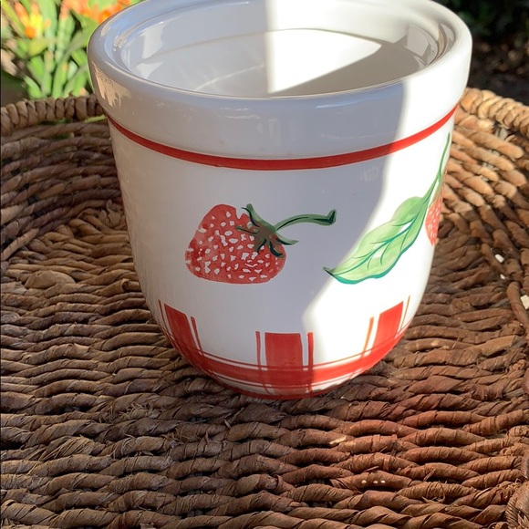 Strawberry Canister - Picture 9 of 10